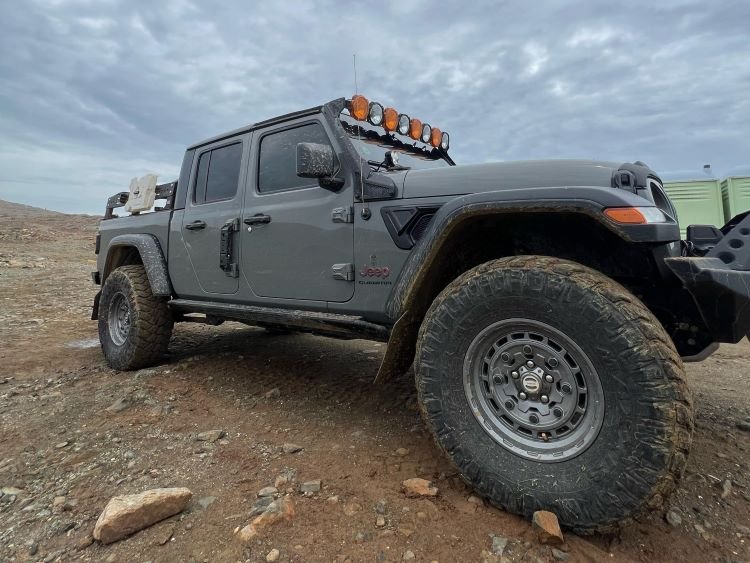 Private Jeep tour with local guide Aruba